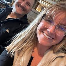 What type of chick starter feeding do silkie chicks need?