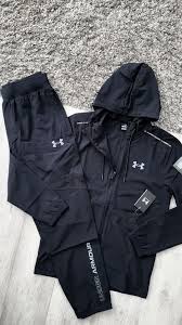 Guy in Suit Running | TikTok