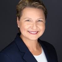 Michelle Hartman's Instagram, Twitter & Facebook