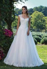 Bei uns findest du zahlreiche liebevoll gebrauchte brautkleider, die auf eine weitere zukünftige braut warten, die sie beglücken dürfen. Sincerity Hochzeit De