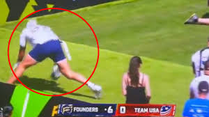 Video: Rob Gronkowski suffers an injury after connecting with Tom Brady