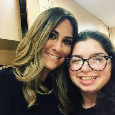 Such a pleasure sharing my story with the seminary girls of Hallendale for  the 6th year in a row. Meeting and connecting with these girls never gets  old and I learn something