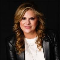 Stephen Hewlett's Instagram, Twitter & Facebook