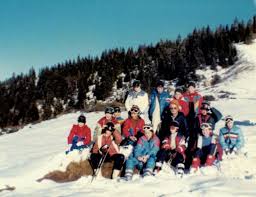 Bienvenue dans l'univers classes de neige! Photo De Classe Classe De Neige 1984 De 1984 Ecole Du Lac Copains D Avant