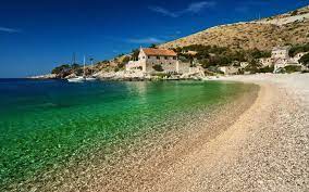 Cea mai frumoasă plajă din oraşul hvar este plaja cu prundiş şi loc de campare vira, distinsă cu steagul albastru. Am GÄsit 15 Cele Mai Frumoase Plaje Din CroaÈia