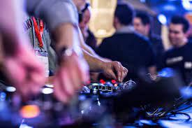Cewe cantik selebgram live bugil. Pioneer Dj France Community Facebook