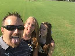 It's still hard to believe that it 5 years ago today that my dad passed  away. Those of you from Bay City may remember that he was the team doctor  for Bay