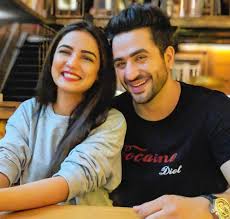 The romantic angle of besties jasmin bhasin and aly goni in bigg boss 14 garnered love from fans. Aly Goni Bio Net Worth Girlfriend Married Wife Ex Age Family Parents Birthday Height Nationality Religion Facts Wiki Career Tv Shows Gossip Gist