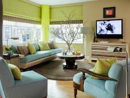 Warna kuning terang akan memberikan ilusi luas untuk ruangan tamu minimalis. 7 Kombinasi Warna Cat Ruang Tamu Ini Buat Suasana Lebih Dinamis