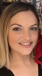 Eileen Mackie's Instagram, Twitter & Facebook