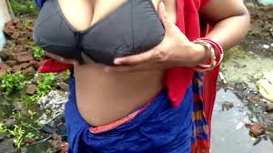 Aunty big nipples photos - xnxx Indian village raw scenes