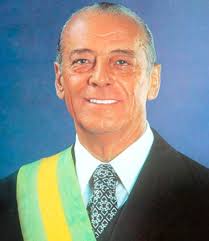 O empresário paulo renato de oliveira figueiredo filho, neto do general joão baptista figueiredo, último presidente da ditadura militar, saiu em defesa do pouco depois de o republicano anunciar que não comparecerá à posse de joe biden em 20 de janeiro, figueiredo filho foi às redes sociais para. Operacao Da Pf Sobre Trump Hotel Mira Filho De Ator E Neto De Ex Presidente Brasileiro Diario De Goias