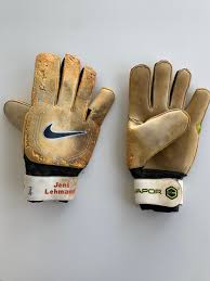 Born november 10, 1969 in essen) is a german football goalkeeper who currently plays for vfb stuttgart and recently retired from the german national. Jens Lehmann Jenslehmann Twitter