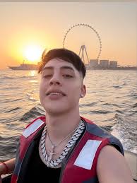 Cris MJ (@cris_emejota) • Instagram photos and videos