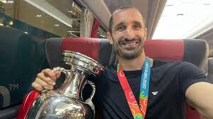 The site owner hides the web page description. Nach Em Triumph Italien Kicker Nehmen Pokal Mit Ins Bett Promiflash De