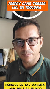 Porque de tal manera amó Dios al mundo, que dió a su único hijo para que  muriera por ti y por mi.