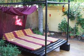 Hn outdoor delano wicker outdoor daybed. 37 Outdoor Beds That Offer Pleasure Comfort And Style