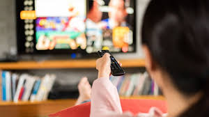 Apakah karya yang dihasilkan dalam industri kreatif? Industri Televisi Dan Radio Di Indonesia Tetap Berkembang Di Era Digital