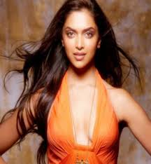 Deepika Padukone Age Height Weight Body Net Worth Affairs Family Biography More They simply shared the photos with a heart icon.