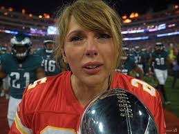 Shawna Hamm's Instagram, Twitter & Facebook