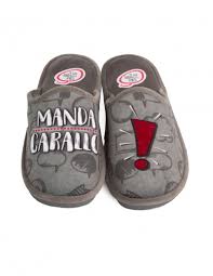 Son suaves, cálidos y cómodos para los pies. Pin En Zapatillas De Casa
