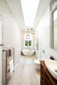 Dengan desain yang simpel, perawatan kamar mandi juga semakin mudah karena area basah sudah terpisah secara sempurna dengan partisi lengkung yang rapat. 20 Inspirasi Desain Kamar Mandi Yang Simple Dan Elegan Blog Unik