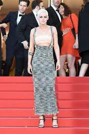 Cannes 2017 Kristen Stewart Illumine La Croisette En Chanel Style Bella Hadid Belle Tenue Tapis Rouge