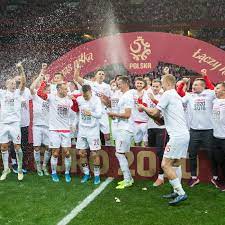 Bayern Munich S Robert Lewandowski And Poland Qualify For Euro 2020 Bavarian Football Works