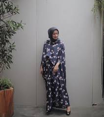 Lebih cantik jika menambahkan aksesoris seperti kalung dan juga high heels sebagai alas kaki. 35 Model Gaun Pesta Untuk Wanita Hijab Yang Wajib Dimiliki Updated 2021 Bukareview
