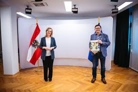 We did not find results for: Ministerin Leonore Gewessler Im Gesprach Klimaschutz Ist Das Beste Konjunkturprogramm Burgenland Martinus