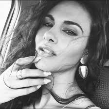 Debora Medeiros (@debghira) • Instagram photos and videos