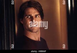 Tom Cruise Film: Vanilla Sky (USA/E 2001) Characters: David Aames Director:  Cameron Crowe 10 December 2001 **WARNING** This Photograph is for editorial  use only and is the copyright of PARAMOUNT and/or the
