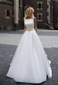 A Gorgeous Boho Wedding In New Brunswick And More Cool Wedding Ideas Octoberwedding Amazing Popular Ivory Bridal Gown Bridal Dresses Wedding Dresses