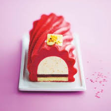 Repas De Noel Les Nouvelles Buches A Deguster En Dessert Desserts Pastry Design Pretty Dessert