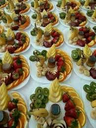 طرق تزيين سلطة الفواكه للأعراس و الافراح حصريا على صفحتي فقط Diy With Celine Food Fruit Appetizers Food Platters