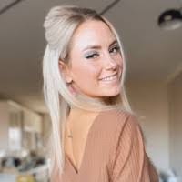 Alexis Ellison's Instagram, Twitter & Facebook