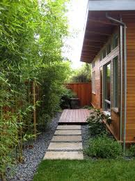 Pin By Soco Rella On Side Yards Backyard Landscaping Designs Small Backyard Landscaping Small Garden Design