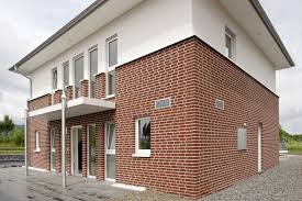 Schauen sie zu, wie eines unserer teams den rohbau eines massiven blockbohlenhauses in nur wenigen tagen aufbaut. Musterhaus Rabea Schweiz Ein Fertighaus Von Gussek Haus