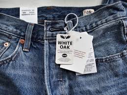 Your Guide To Levis 501 Jeans See Them On Too The Mom