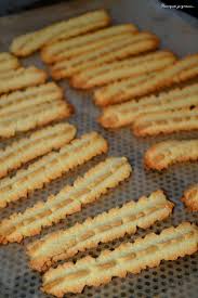 Pourquoi Je Grossis Bredele Aux Amandes Biscuits De Fetes Recettes Biscuits Italiens Idee Recette Dessert Recette Bredele
