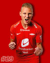 Barmen fifa 21 is 27 years old and has 3* skills and 3* weakfoot, and is right footed. Hurra For Kristoffer Barmen Som Sportsklubben Brann Facebook