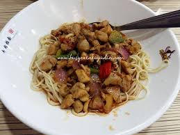 Cuma kalau tanya saya boleh atau tidak untuk buatkan rasanya lebih umpphh. Menu Mee Tarik Warisan Asli Boleh Tahan Sedap