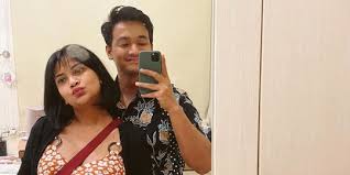 Beberapa waktu lalu, sule dan nathalie holscher diisukan mengadakan lamaran. Inilah Profil Nathalie Holscher Wanita Cantik Yang Ngaku Dihamili Sule Merdeka Com