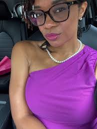 Kandice Simmons's Instagram, Twitter & Facebook