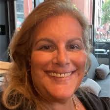 Jeanette Stern's Instagram, Twitter & Facebook