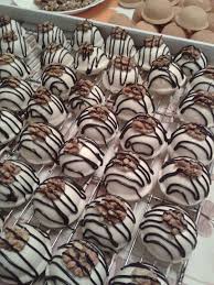 Pin By Maysa Bouchama On Gateaux Christmas Candy Crafts Candy Crafts Algerian Cuisine