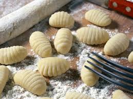 Decouvrez La Recette Gnocchis Della Mamma Gnocchis Maison A Base De Pommes De Terre Sur Cuisineactuelle Fr Recette Gnocchi Recette Pomme De Terre Recette