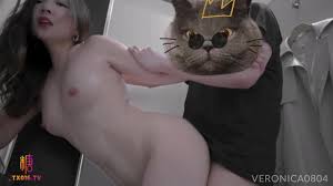 High-value sister [Veronica0804 Kitty] Exhibitionist company female  director exposed in the toilet and male assistant in the toilet after the  entrance