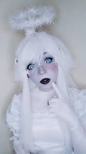 Hi 🤍 I saw people sharing their cosplays in the group and I wanted to  join✨ this is my Emily cosplay, I know it's not perfect, but it's made with  things I