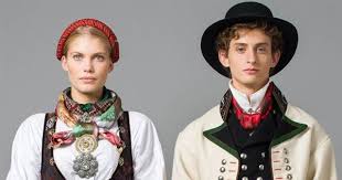 Tilbehør som sølv, sko og bunadsposer er gavene som garantert varer. Skien Butikker Norsk Flid Nettbutikk Og Bunader